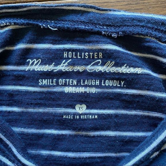 Hollister Shirt - Picture 6 of 8